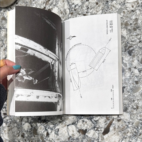 The Wreck of the Edmund Fitzgerald Book - Picture 4 of 10